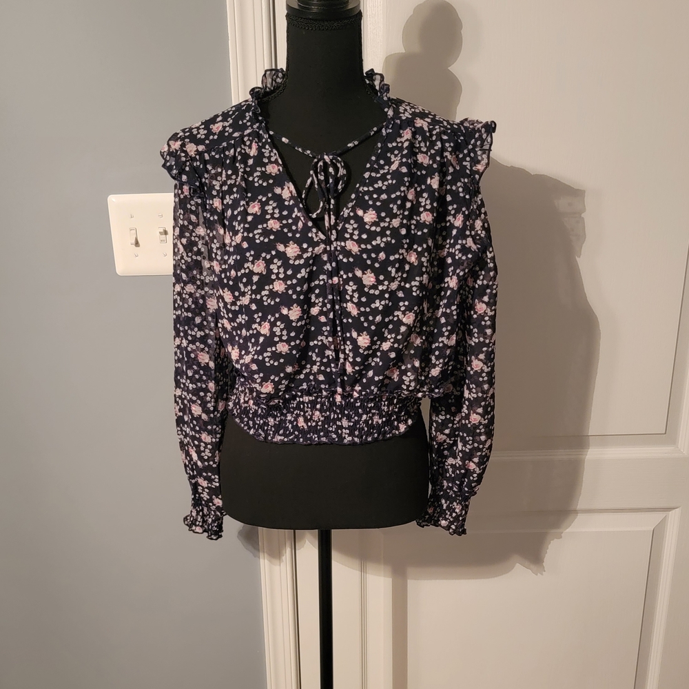 Chic Floral Blouse with Ruffle Detail